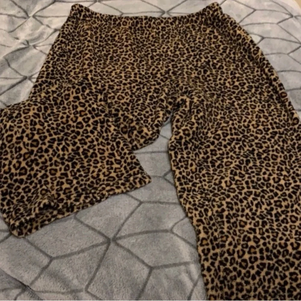 💙 5 for $25 💙 Leopard Print Pants
